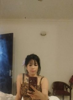MERRY ( AGE 27) - Intérprete de adultos in New Delhi Photo 7 of 9