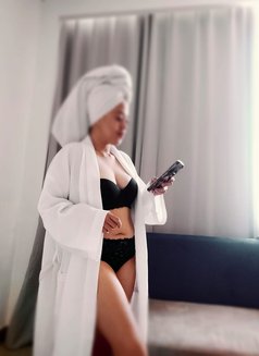 MeryBalines - escort in Bali Photo 3 of 5