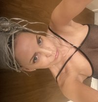 Mersedes - escort in Riga