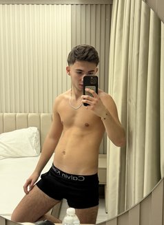 Mert - Male escort in İstanbul Photo 2 of 4