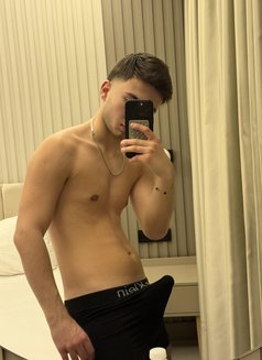 Mert - Male escort in İstanbul Photo 3 of 3