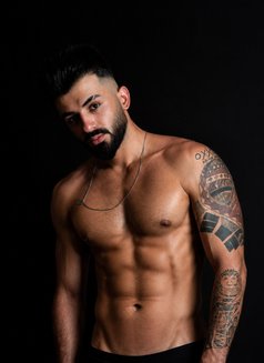 Mert-XXL-23cM - Acompañantes masculino in Dammam Photo 1 of 7