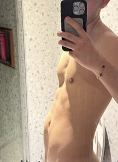 Mertcore - Acompañantes masculino in İstanbul Photo 2 of 3