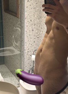 Mertcore - Male escort in İstanbul Photo 2 of 4