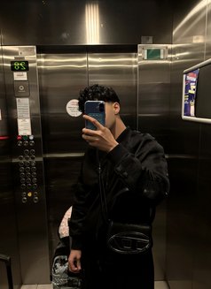 Merttwinkboyyx - Male escort in Riyadh Photo 4 of 9