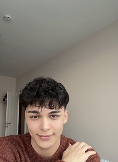 Merttwinkboyyx - Male escort in İstanbul Photo 5 of 7