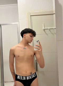 Merttwinkboyyx - Male escort in İstanbul Photo 6 of 7