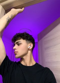 Merttwinkboyyx - Acompañantes masculino in Riyadh Photo 2 of 7