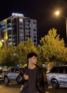 Merttwinkboyyx - Acompañantes masculino in Riyadh Photo 5 of 7