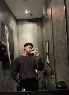 Merttwinkboyyx - Acompañantes masculino in Riyadh Photo 6 of 7