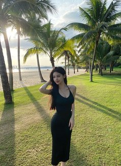 Mery - escort in Guangzhou Photo 2 of 4