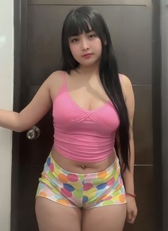 Mery - escort in Doha Photo 3 of 5