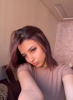 Mery - escort in Dubai Photo 1 of 5