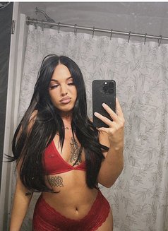 Meryl - escort in Al Manama Photo 3 of 3