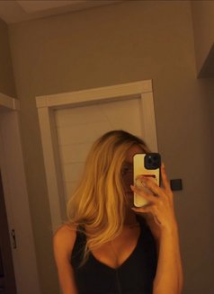 Meryy - Transsexual escort in İstanbul Photo 8 of 10