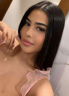 Mesa New Saudi - puta in Riyadh Photo 1 of 6