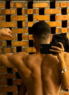 Message and Service - Acompañantes masculino in Kuala Lumpur Photo 1 of 2