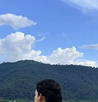 Meta - Acompañantes masculino in Pokhara