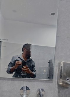 Methik hirun | 𝗩𝗲𝗿𝗶𝗳𝗶𝗲𝗱 - Acompañantes masculino in Colombo Photo 4 of 5