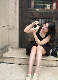 Mewkie - masseuse in Bangkok Photo 4 of 6