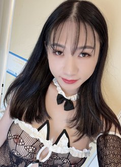 Mewmew - Transsexual escort in Tokyo Photo 2 of 4