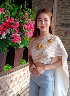 Meya - masseuse in Bangkok Photo 2 of 4