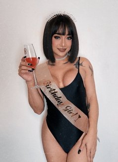 Mharian - Transsexual escort in Manila Photo 2 of 10