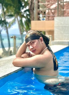 Mhavie - Male escort in Makati City Photo 7 of 13