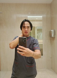 Mhel - masseur in Abu Dhabi Photo 3 of 5