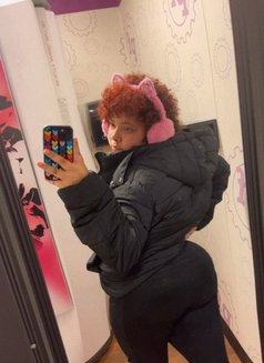 Mheuka - escort in Kuwait Photo 1 of 3