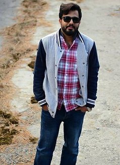 Mhh - Male escort in Islamabad Photo 1 of 8