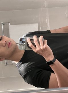 Mhonde - Male escort in Quezon Photo 1 of 1