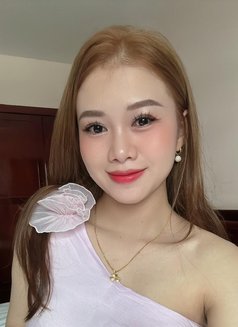 Mi E - escort in Mumbai Photo 1 of 5