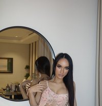 MI JANG - Transsexual escort in Jeddah Photo 14 of 14