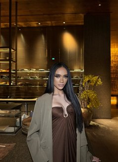 MI JANG - Transsexual escort in Jeddah Photo 13 of 14