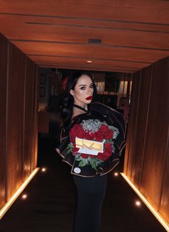 MI JANG - Acompañantes transexual in Jeddah Photo 12 of 13