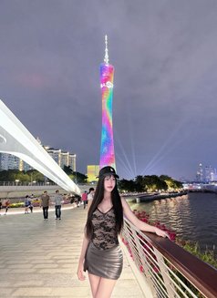 Lily - Transsexual escort in Jeddah Photo 2 of 3