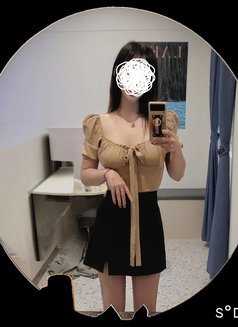 Hye-ri - escort in Seoul Photo 1 of 3