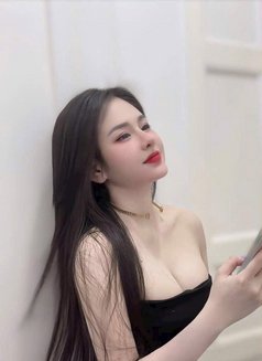 Mi Ran - puta in Bangkok Photo 3 of 10