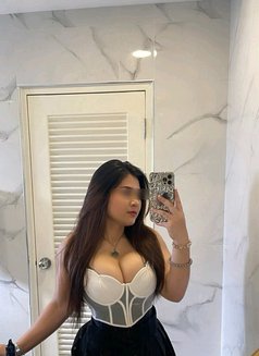 Mia 22yo (Sukhumvit 22) - escort in Bangkok Photo 4 of 12