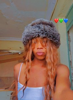 Mia Angle - Transsexual escort in Nairobi Photo 8 of 10