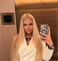 Mia - escort in Tokyo