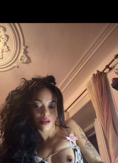 Mia - escort in Lisbon Photo 7 of 8