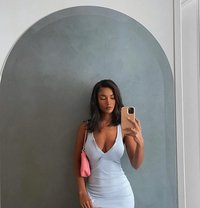 Mia - puta in Beirut