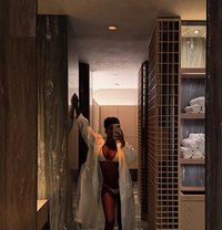 Mia - puta in Beirut