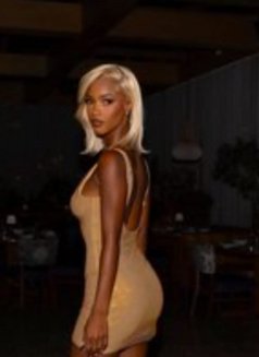 Mia - puta in Beirut Photo 4 of 4