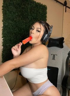 Mia - escort in Cairo Photo 3 of 3