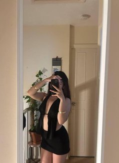 Mia - escort in Cairo Photo 1 of 2