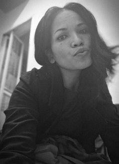 Mia - escort in Hong Kong Photo 1 of 2