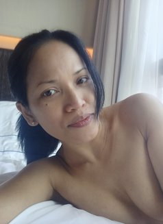 Mia - escort in Hong Kong Photo 2 of 2